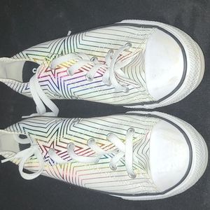 Converse size 4